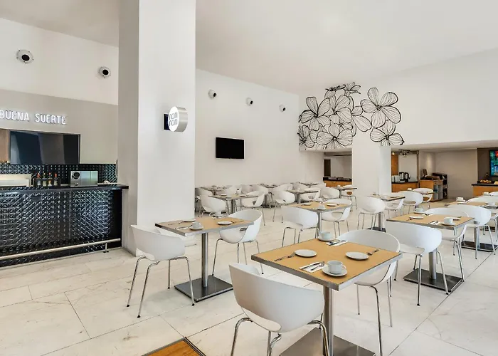 Fiesta Naucalpan Hotel 4*